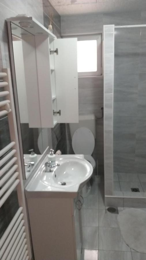 Jan 2 Apartment Pula Luaran gambar