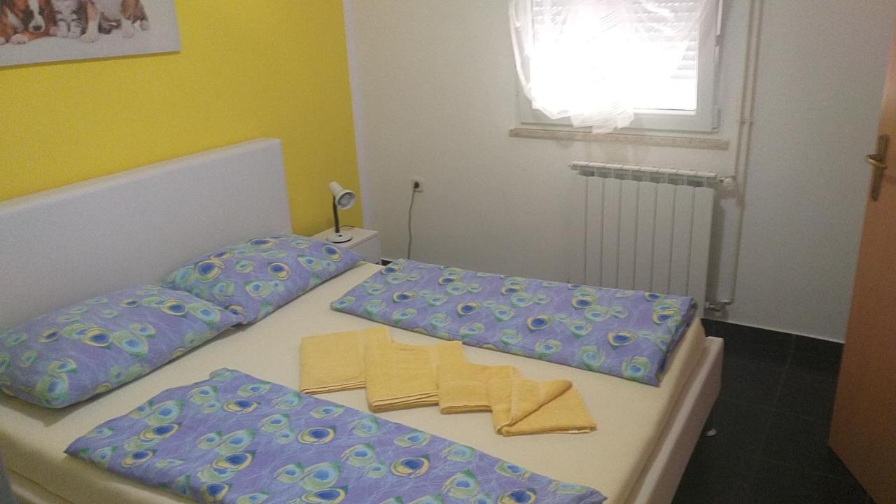 Jan 2 Apartment Pula Luaran gambar