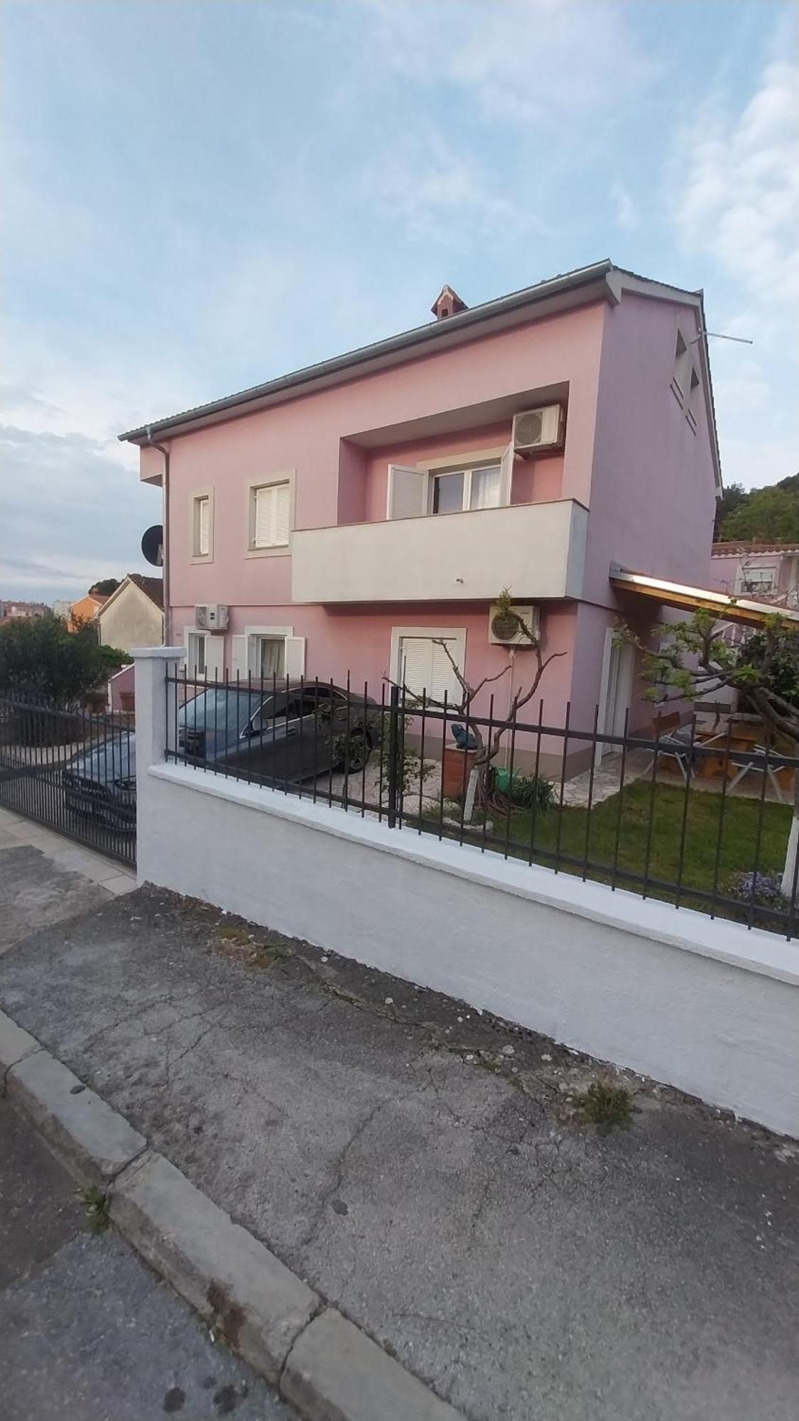Jan 2 Apartment Pula Luaran gambar